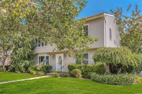 129 Stewart St, Floral Park NY  11003-2340 exterior