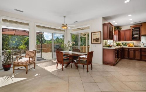 3304 Silver Oak Ln, Vista CA  92084-6614 exterior