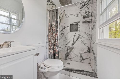 1900 Hedding Rd, Columbus NJ  08022-2067 exterior