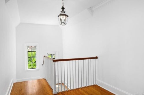 9 Rutland Rd, Scarsdale NY  10583-3508 exterior