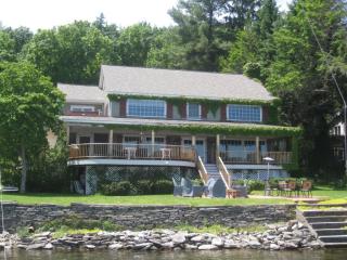 113 Shore Rd, Tafton, PA 18464-7703