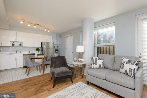 649 C St, Washington, DC 20003-4329
