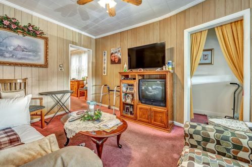 432 Melrose Ave, Ambridge PA 15003-2404 exterior