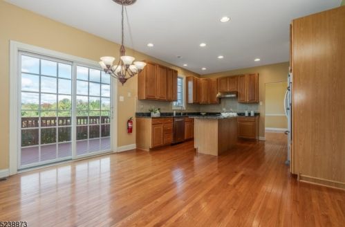 10 Providence Dr, Flemington NJ  08822-3447 exterior