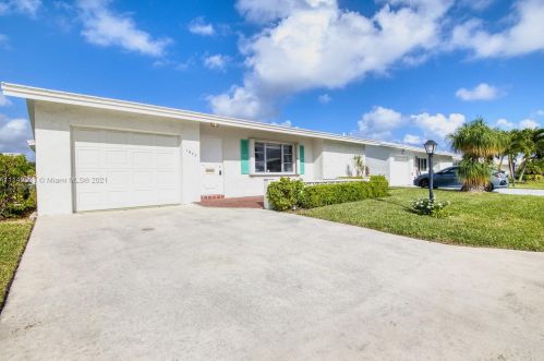 1907 13th Way, Boynton Beach, FL 33426-5841