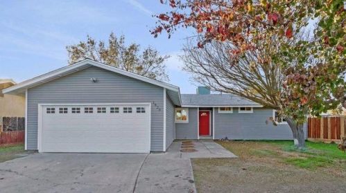 1923 Patrick Dr, Newman, CA 95360-1426