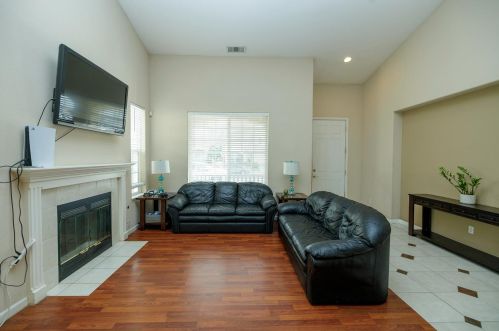 2135 Canyon Creek Ct, Newman CA  exterior