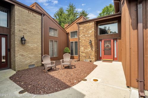 3 Lamiss Ct, Bricktown, NJ 08723-6340