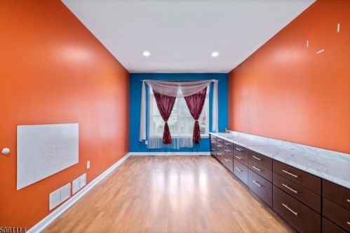 22 Autumn Ridge Rd, Greystone Park NJ  07950-1194 exterior