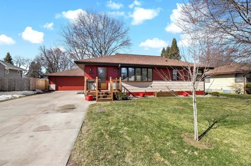 6890 Monroe St, Minneapolis, MN 55432-4582