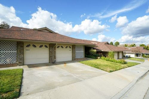 26817 Oak Branch Cir, Santa Clarita CA  91321-1455 exterior