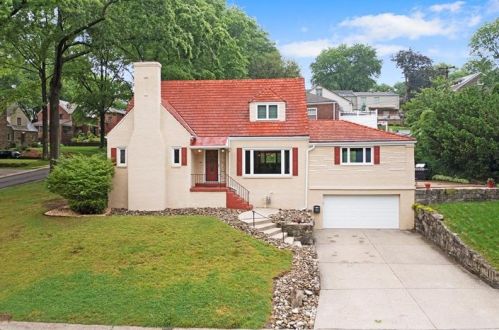 805 Wainwright Dr, Pittsburgh, PA 15228-1709