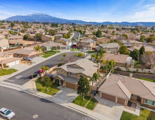 765 Windbound Ave, Beaumont CA  92223-7098 exterior