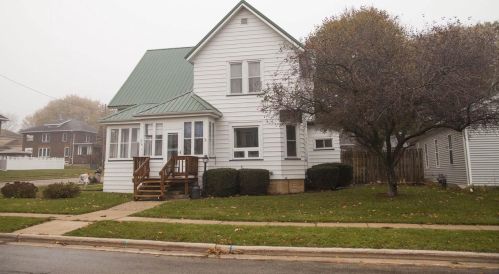 214 Division St, Dodgeville, WI 53533-1508