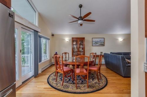 16 Mason Dr, Salem NH  03079-2101 exterior