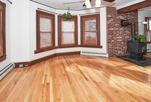 10 Royce Ave, Middletown NY  10940-4709 exterior
