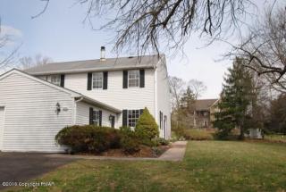 405 Indian Crest Dr, Harleysville, PA 19438-1737