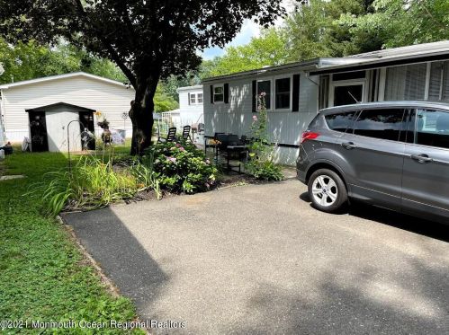7 Village Rd, Morganville, NJ 07751-1165