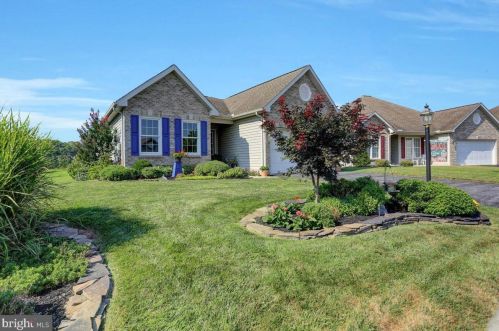 84 Northview Dr, Navy Sup Dpt, PA 17050-7982
