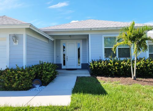 1438 Devera Ave, Fort Pierce, FL 34953-7070