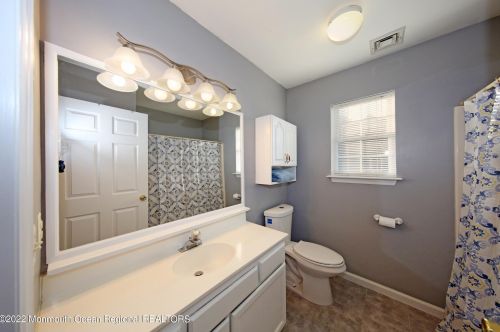 39 Shore Dr, Monmouth Hills NJ  07732-1027 exterior