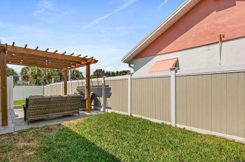 812 Central Ave, Flagler Beach FL  32136-3337 exterior