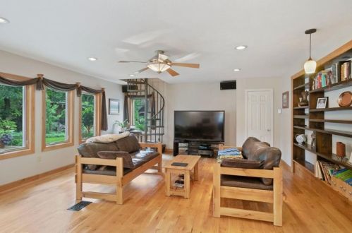 316 Huffhines St, Richardson, TX 75081-4113