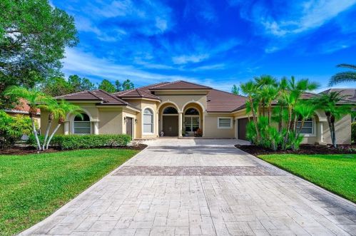 9941 Clear Lake Cir, Naples, FL 34109-0788
