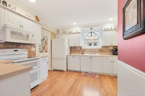 91 Henderson St, Bristol, CT 06010-3630