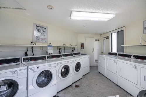 58 Burgundy Hill Ln, Middletown CT  06457-6335 exterior