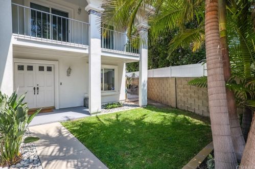 3550 Carnation Cir, Seal Beach, CA 90740-2838