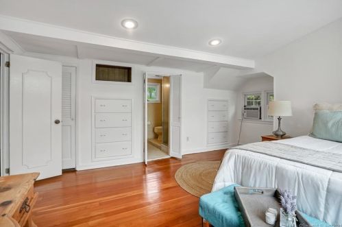 93 Boulevard Dr, Danbury CT  06810-7254 exterior