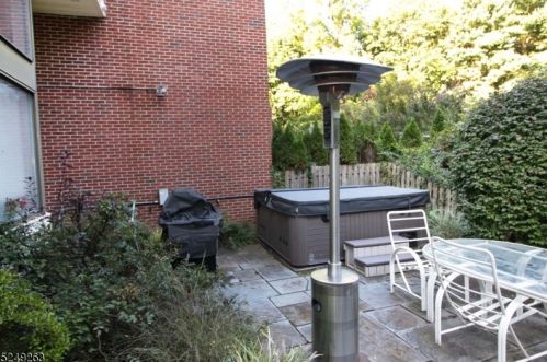 1 Durar Ave, Ridgewood NJ exterior