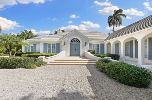 3323 Gin Ln, Naples, FL 34102-7810