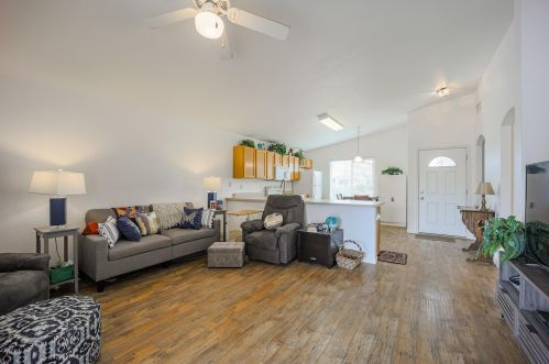 1370 Bellerive Dr, Chandler, AZ 85249-8762