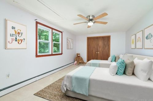 73 Notch Rd, Manchester CT  06043-7421 exterior