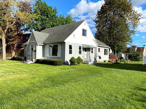 2222 Barlow St, La Crosse, WI 54601-6630