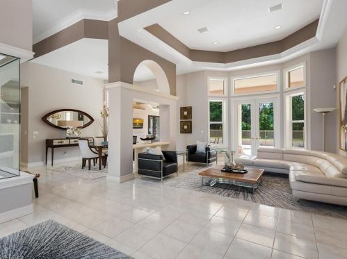 6656 Trail Blvd, Naples FL  34108-2903 exterior