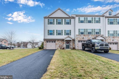 262 Melbourne Ln, Navy Sup Dpt PA  17055-6674 exterior