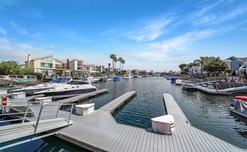 4016 Montego Dr, Huntington Beach, CA 92649-2063
