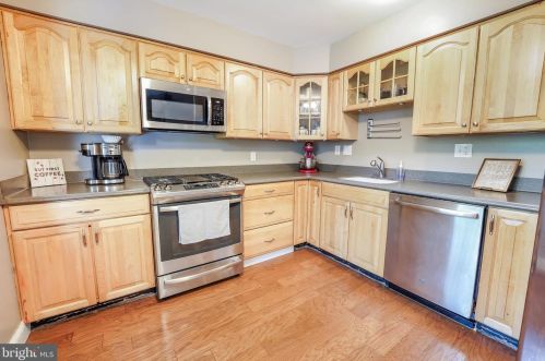 13439 Princedale Dr, Woodbridge VA  22193-3911 exterior