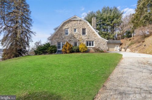 727 Baltimore Pike, Kennett Sq PA  19348-2405 exterior