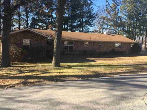 101 Cater Dr, Jonesboro, AR 72401-8809