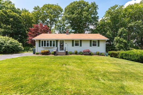 159 Cornflower Dr, Milford, CT 06460-6905
