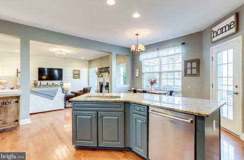 13495 Eagles Rest Dr, Leesburg VA 20176-5035 exterior