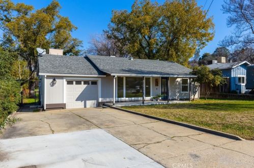11 Midway Dr, Oroville, CA 95966-3627