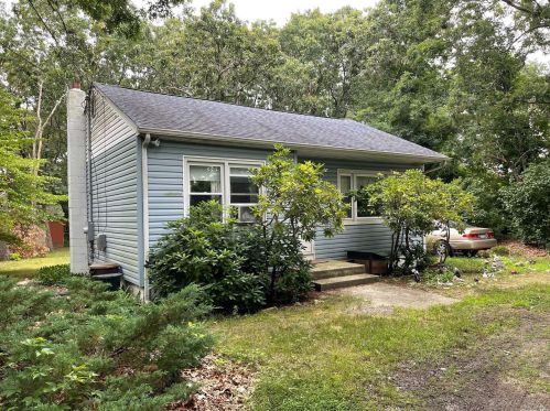 74 Jamaica Ave, Holtsville, NY 11742-2112
