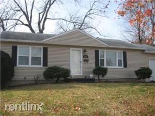 4716 Adams St, Shawnee Mission KS  66205-1823 exterior