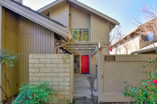 2021 Discovery Village Ln, Rancho Cordova CA  95670-3065 exterior