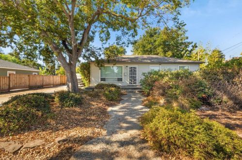 945 Thornton Way, San Jose, CA 95128-3858